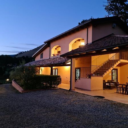 Agriturismo L'Ulivo Padula Luaran gambar
