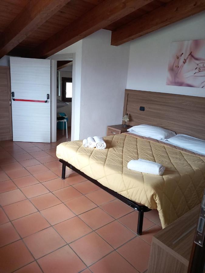 Agriturismo L'Ulivo Padula Luaran gambar